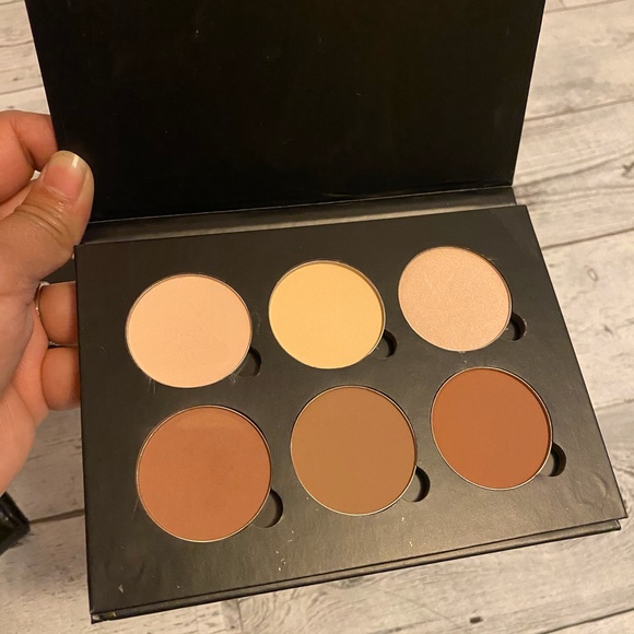 Anastasia Beverly Hills Contour kit Light-Medium - Picture 5 of 7